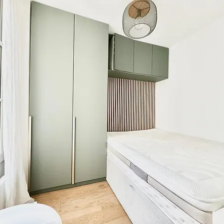 Homestay Center Secured And Elegant Area In